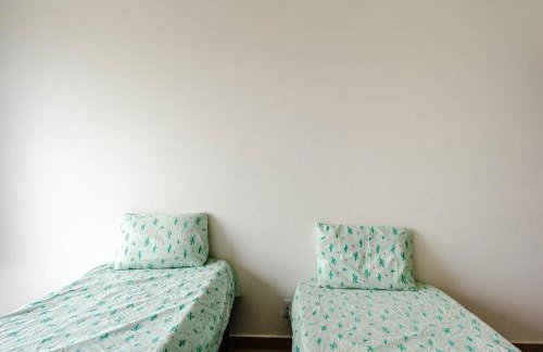 APARTAMENTO, ATÉ 4 PESSOAS,20 Metros da PRAIA do SONHO, PÉ NA AREIA,100 MB WI-FI - Foto 21