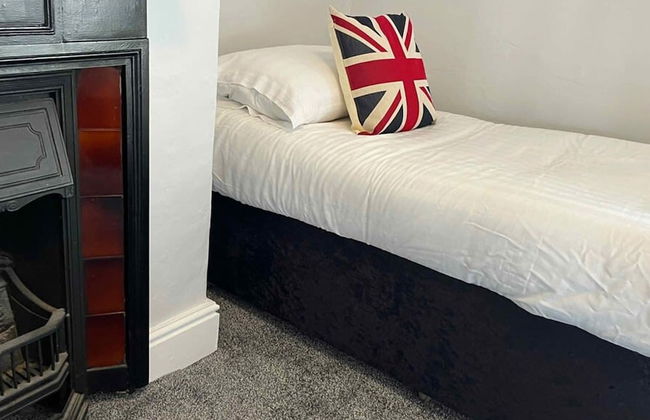 The North Wales Gathering - Hot Tub Sleeps Up 16 - Foto 9