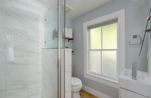 Urban Loft - City Center Walk to Everything - Photo 14