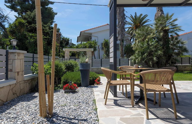 Danae Comfort Living - Photo 47