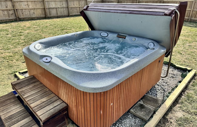 Charming 2br Hot Tub Getaway 2 Bedroom Home - Foto 25