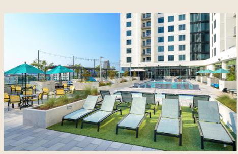 Lux High Rise one stop 2 bedroom private Share kitchen Professional Respected apartment - Foto 2