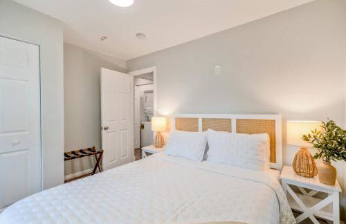 Walk to the stadium, downtown, West St - close to everything - Foto 21