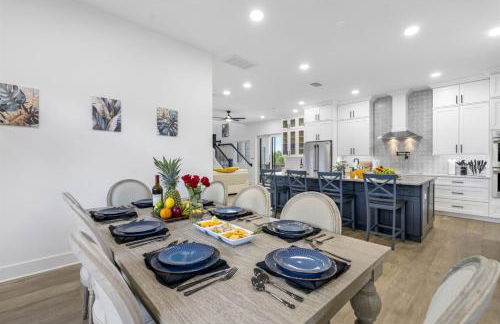 2 Million Villa Heated Pool w Luxury Spa 6BR & 6BR Waterfront by Canal - Foto 26