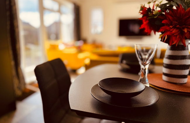 Luxury Adult-only 2-bedroom Bungalow With Hot Tub - Foto 6