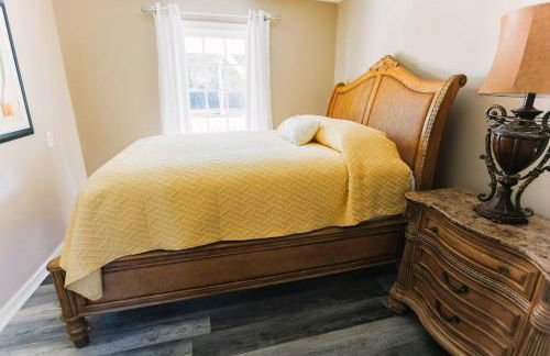 Cozy Downtown Gem Fully Equipped Free Parking - Photo 21