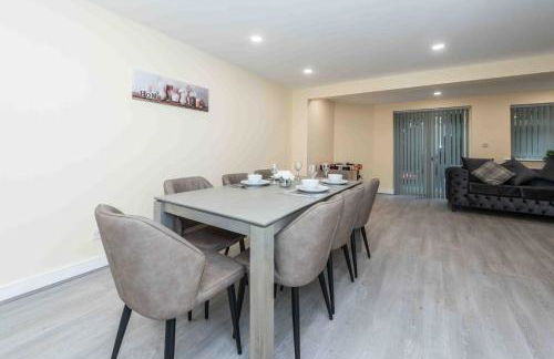 Beautiful, Peaceful, 5 Bedroom home with Hot Tub! - Foto 1