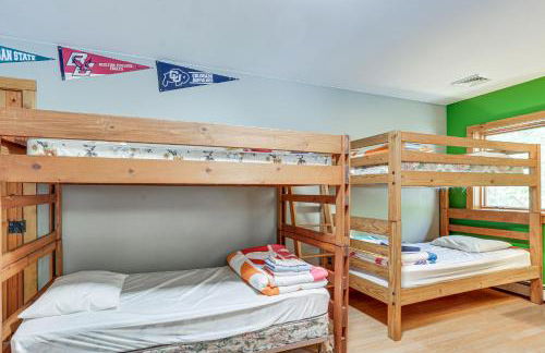 Huge Waterfront Home with Dock on Lake Wallenpaupack - Foto 25