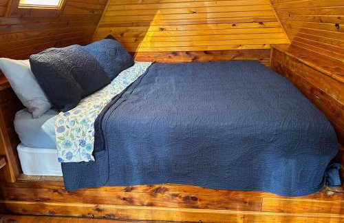 A-Frame Cabin #5 with Hot Tub on Patoka Lake in Southern Indiana - Foto 14