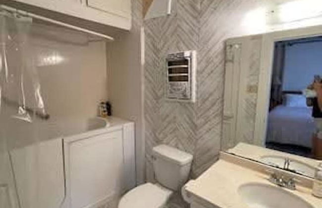 Spacious Corporate Lodging in Downtown Lafayette - Photo 16