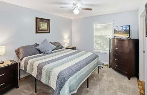 Charming Townhouse Near Lake - Foto 16