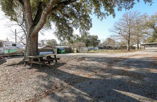 Spacious Home with Waterfront View-Welcome Pets - Foto 41