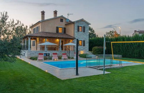 Spacious Villa Nikka with Beautiful Garden and Pool - Foto 1