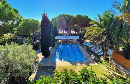 Villa Sitges El Ranch Amaizing Outdoor Areas Beaches at 5 minutes walk Sitges at 15 min drive AC Pool Jacuzzi & Garden XXL - Foto 1