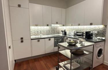 Stylish & Cozy 1BR Steps from Royal Palace | By Airnest - Photo 6