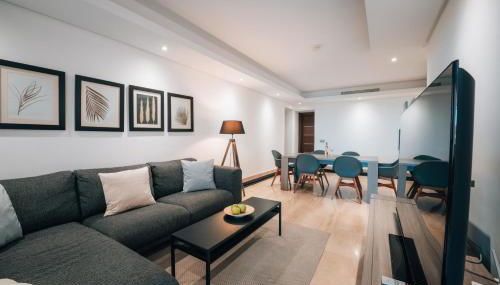 Luxury 3 Bedrooms, Private Heated Pool - EHHouse - Photo 5