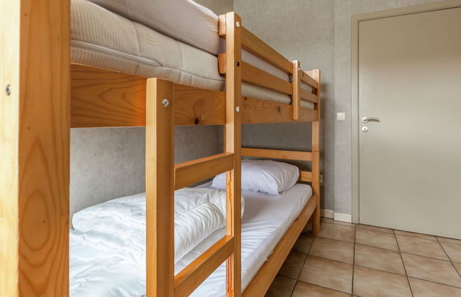 Quiet Cottage near Woods - Photo 5