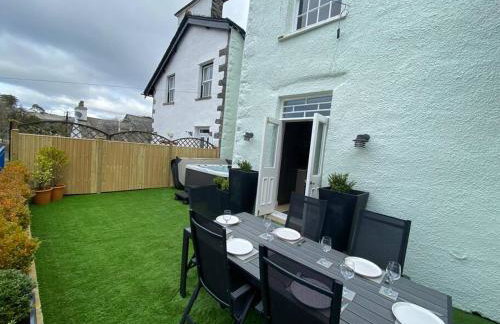 Bank Chambers in Bowness with Hot Tub and Lake Access - Photo 40