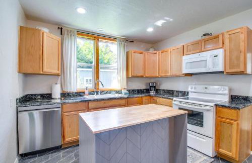 Less Than 1 Mi to Coquille River Cottage with Private Yard! - Photo 5