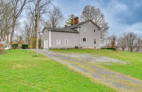 Lakefront Cayuga Retreat with Private Deck and Hot Tub - Foto 43