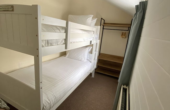 Delightful 3 Bedroomed Cottage in Llandudno - Photo 4