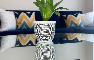 The Felix Apartments - 2 Bedrooms - WIFI - FREE Parking - Photo 6