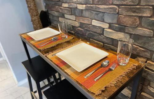 Private Studio Suite with Separate Entrance & Backyard, Quiet Brooklyn Stay - Photo 12