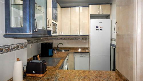 Apartamento con piscina de junio a septiembre y a 100 m de la playa - Foto 3