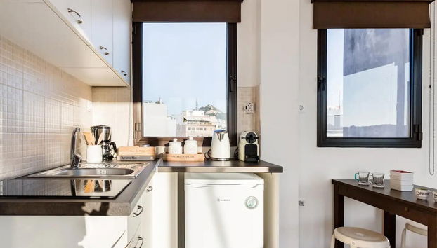 Explore Nightlife Near an Apartment With an Acropolis View - Foto 3, Habitación