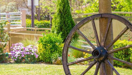 Annis House - Photo 1