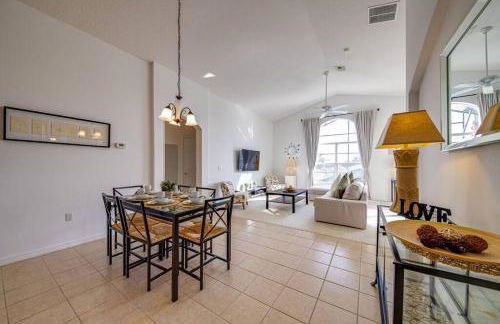 630- 3 Bedroom South facing Home with Pool Drenched in Florida Sunshine Perfect for Families - Foto 39