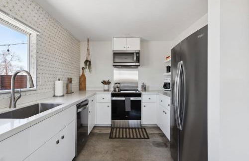 Dagger Tree Oasis l Integratron 5Bed and Cowboy Pool - Foto 17