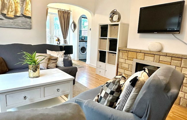 3 Bedroom Homely Retreat Near Slough - Foto 1