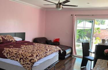 Pool Front Romantic Getaway withPrivate Entry - Foto 18