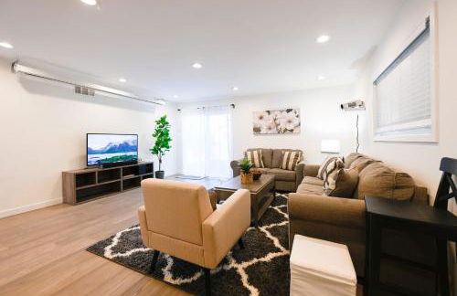 @ Marbella Lane - Exquisite Home 3BR - Photo 12