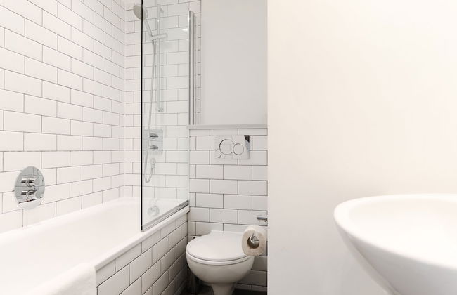 Trafalgar Square by Excel Apartments - Photo 29