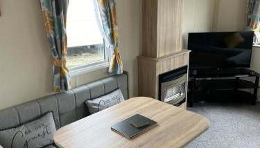 Delightful two bedroom caravan on Par Beach. - Foto 4