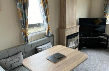 Delightful two bedroom caravan on Par Beach. - Foto 4