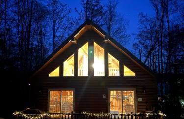 Luxury Cabin with Outdoor HotTub-NEW Construction - Foto 48