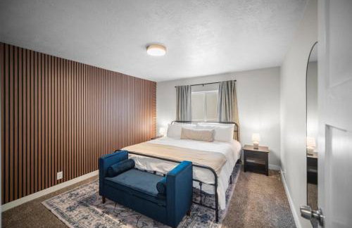 Charming Family Stay w Arcade Theatre Ski Haven Walking trails and river walk in backyard - Foto 2