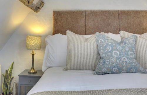 Loft Cottage by Spa Town Property - 2 Bed Tudor Retreat Near to Stratford-upon-Avon, Warwick & Solihull - Foto 49