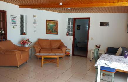 2BR Bungalow with Sunny Private Terrace - Secure Gear Storage - Foto 7