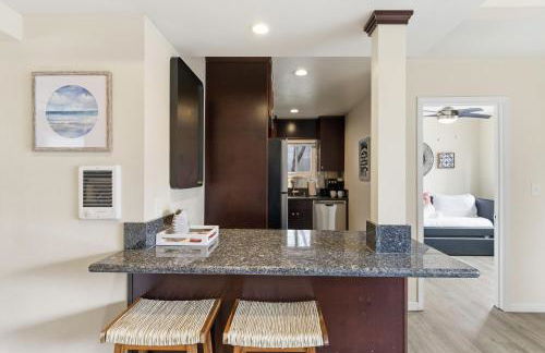 Windansea Coastal Haven - Steps to Beach - Foto 45