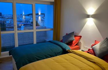 PARIS PANTIN Magnifique Appartement 4 pièces de 108m2 avec 2 PARKING intérieur - très cosy pour 1 à 12 personnes - Entièrement refait à neuf ENTIRE APARTMENT LUXURIOUS AND WARM - PANTIN PARIS 19 ème FREE WIFI GRATUIT - Foto 3