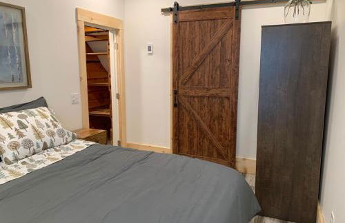 The Treehouse at 11 Gables - Center of Ludlow Village near Shopping and Restaurants - Foto 19