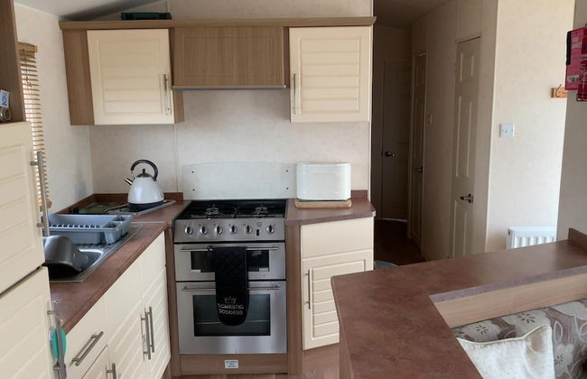 Captivating Three Bedroom Caravan tv in Each Room - Foto 7