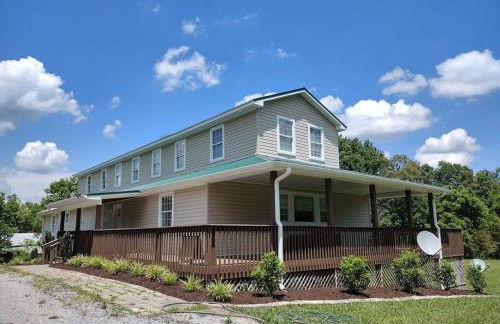 Backwoods Family Getaway! 3 Bedroom house! - Foto 2