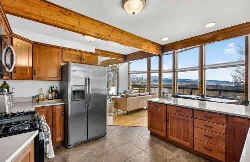 Amazing Views Hot Tub Deck FirePit & Game Room - Foto 25