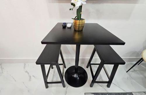 Comfy Tiny Home WP Large Private Deck Queen bed - Foto 32