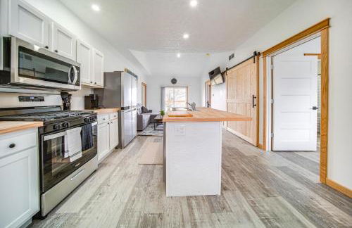 Balcony and Golf Course View Quiet Erie Getaway - Foto 10